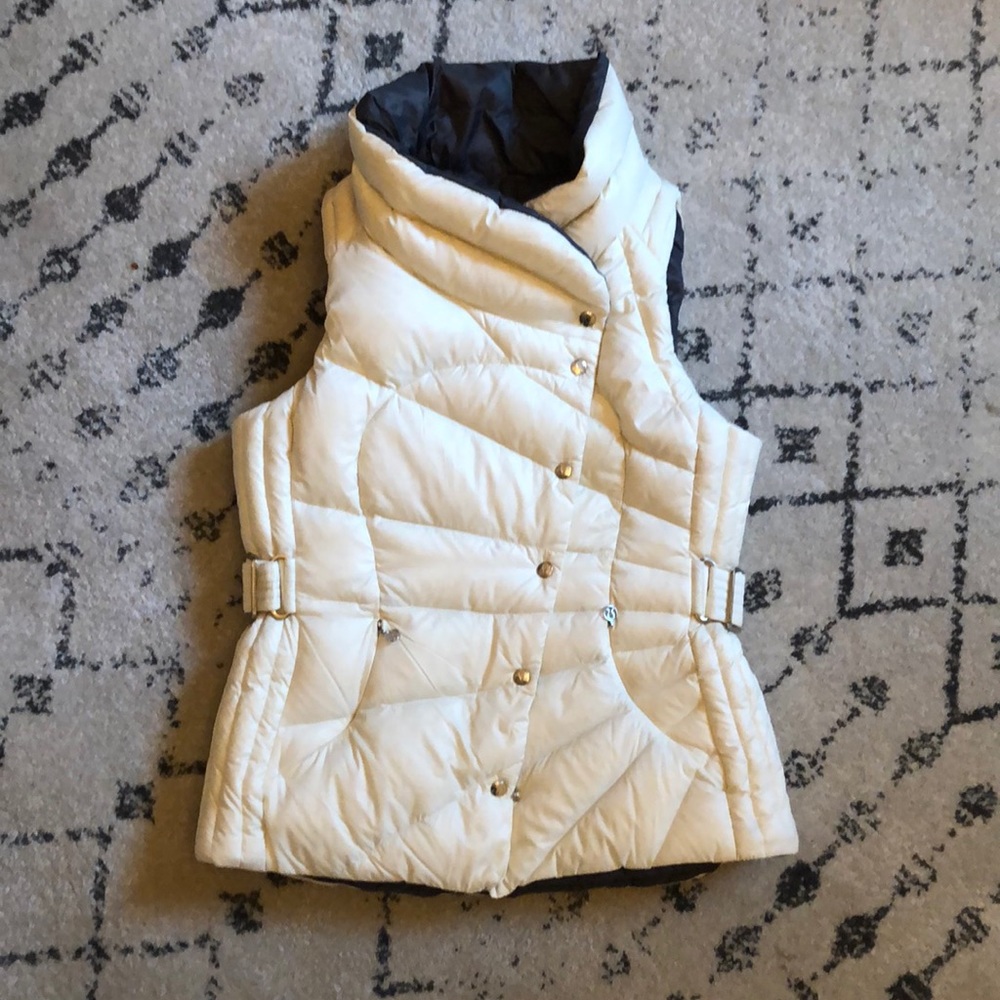 Lululemon Get Down Cream/Gray Reversible Puffer Vest Size 8